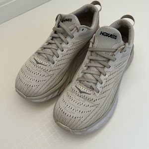 HOKA ONE ONE ARAHI RUNNING SHOES